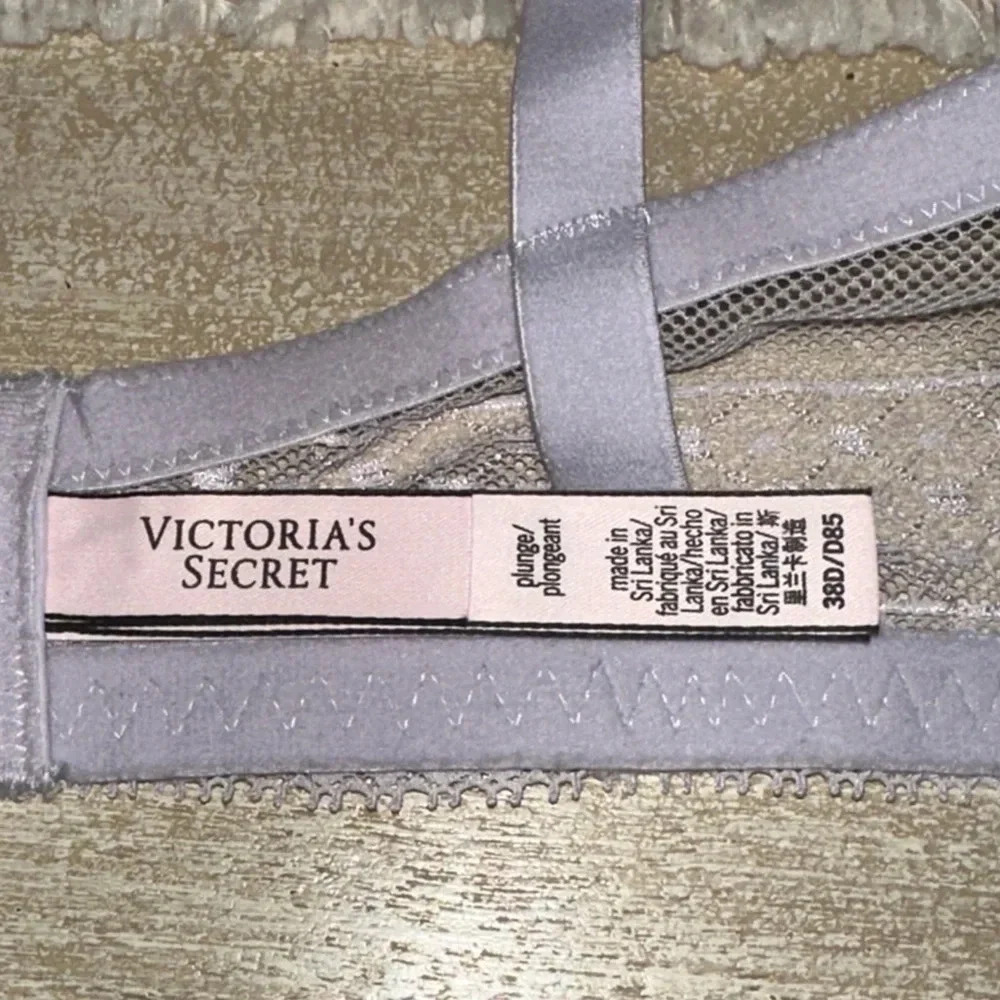 Victoria's Secret‎ Incredible by VS Padded Plunge Bra  Light Lilac 38D NWOT’s - Picture 8 of 10